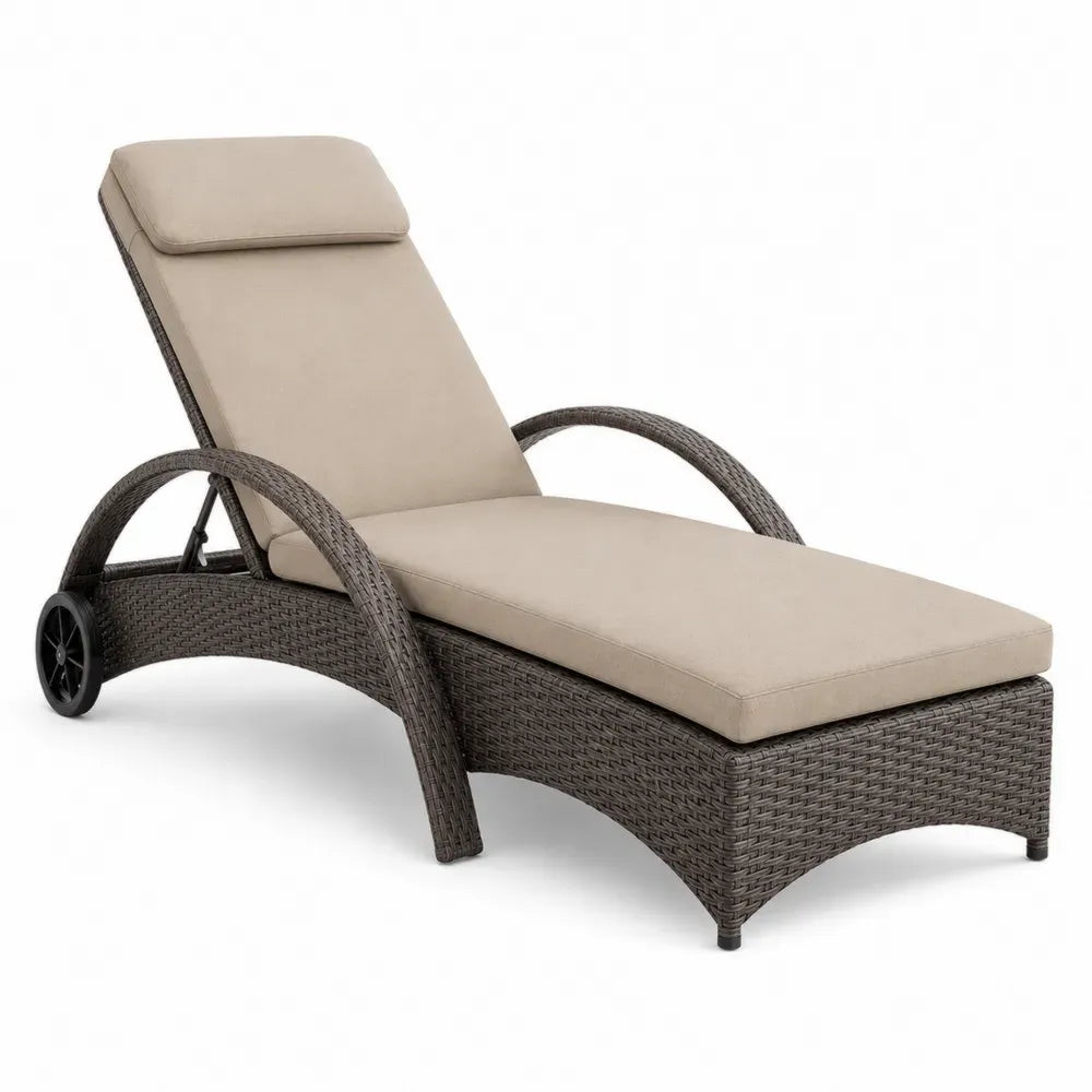 Sonnenliege Gartenliege mit Rollen und Armlehnen rechteckige Liegefläche PE-Rattan Stahl Polyester Beige Dunkelbraun Schwarz 200 x 70 x 95 cm